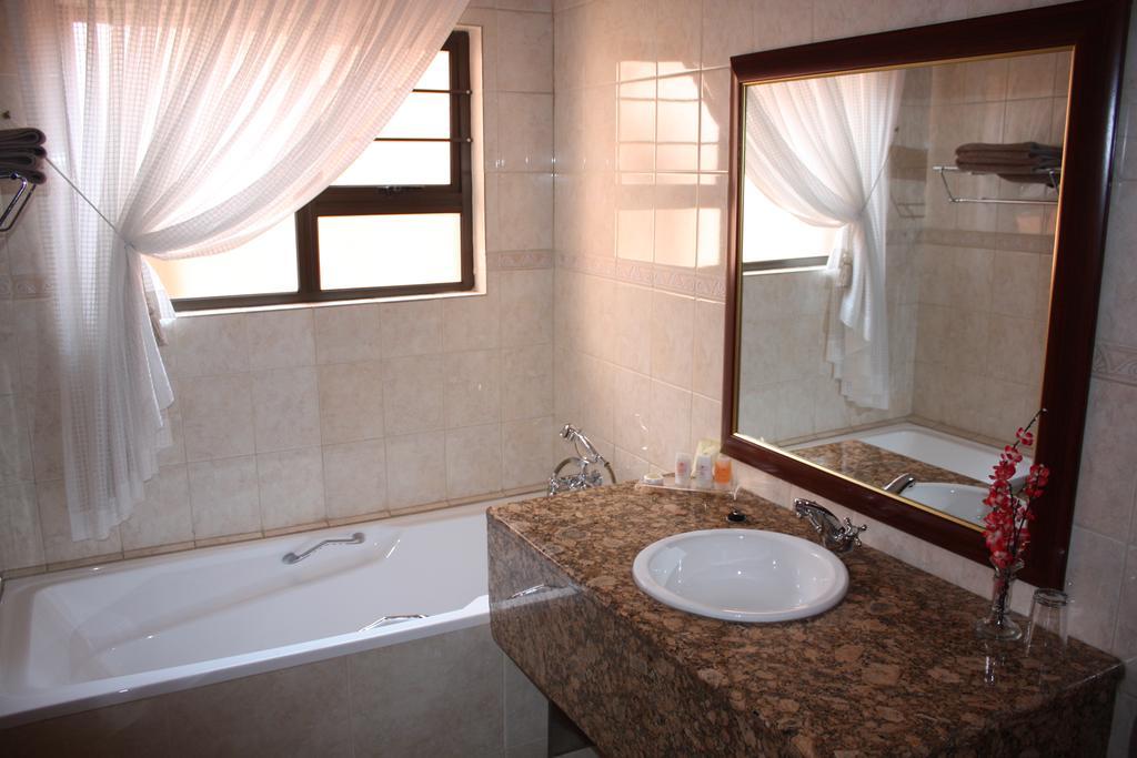 Eagles Nest Lodge Johannesburg Exteriör bild